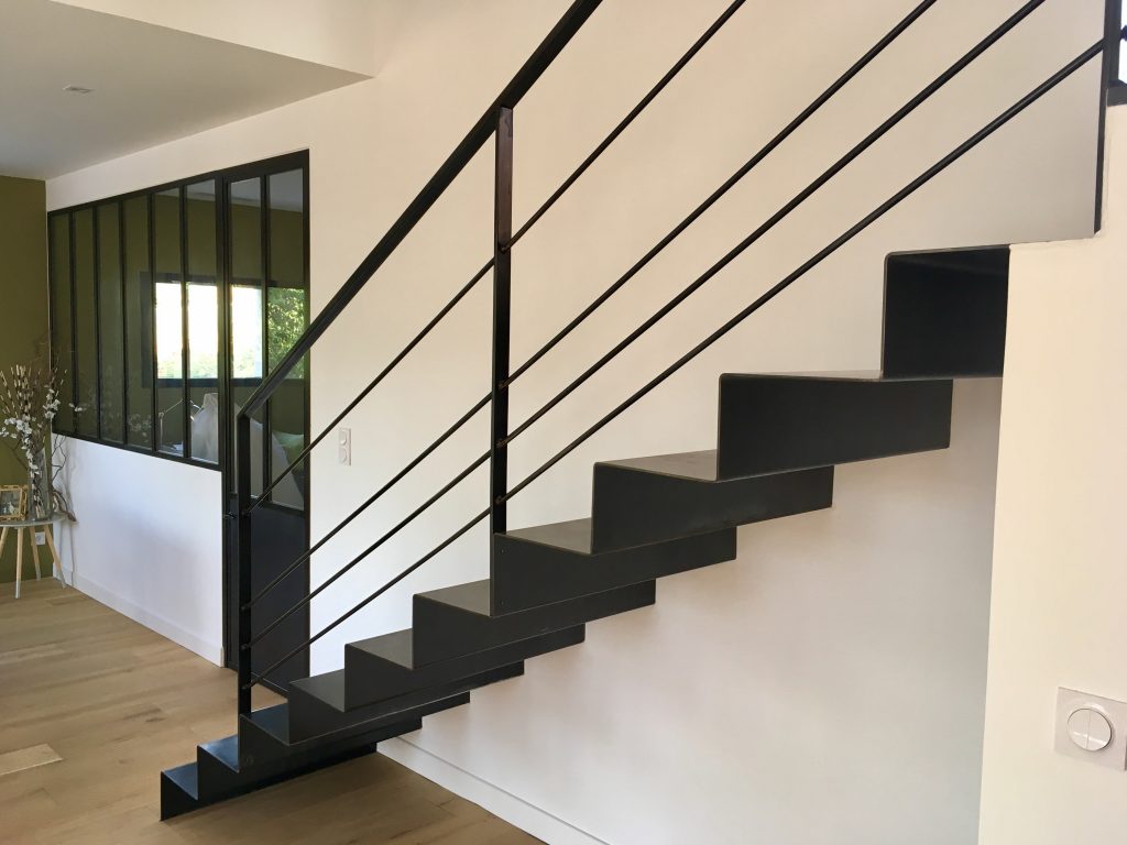 escalier interieur en metal