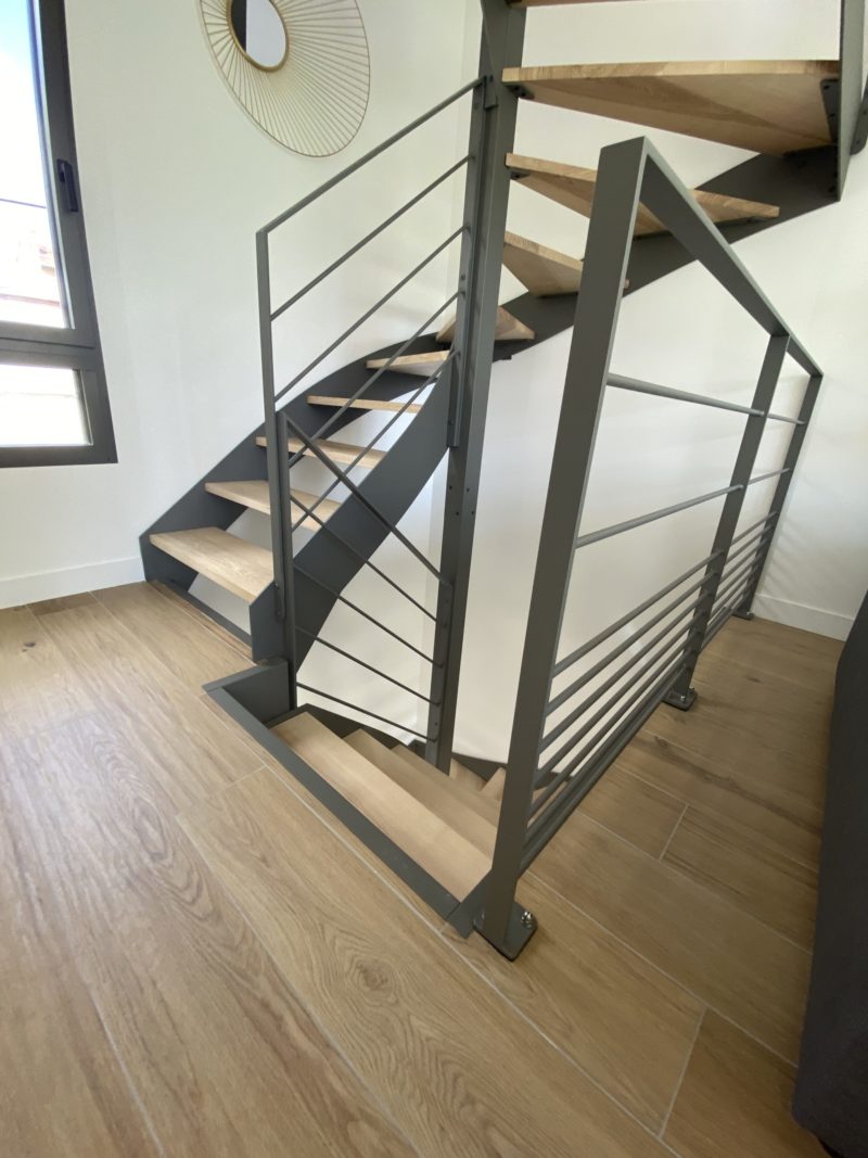escalier double limon métal bois